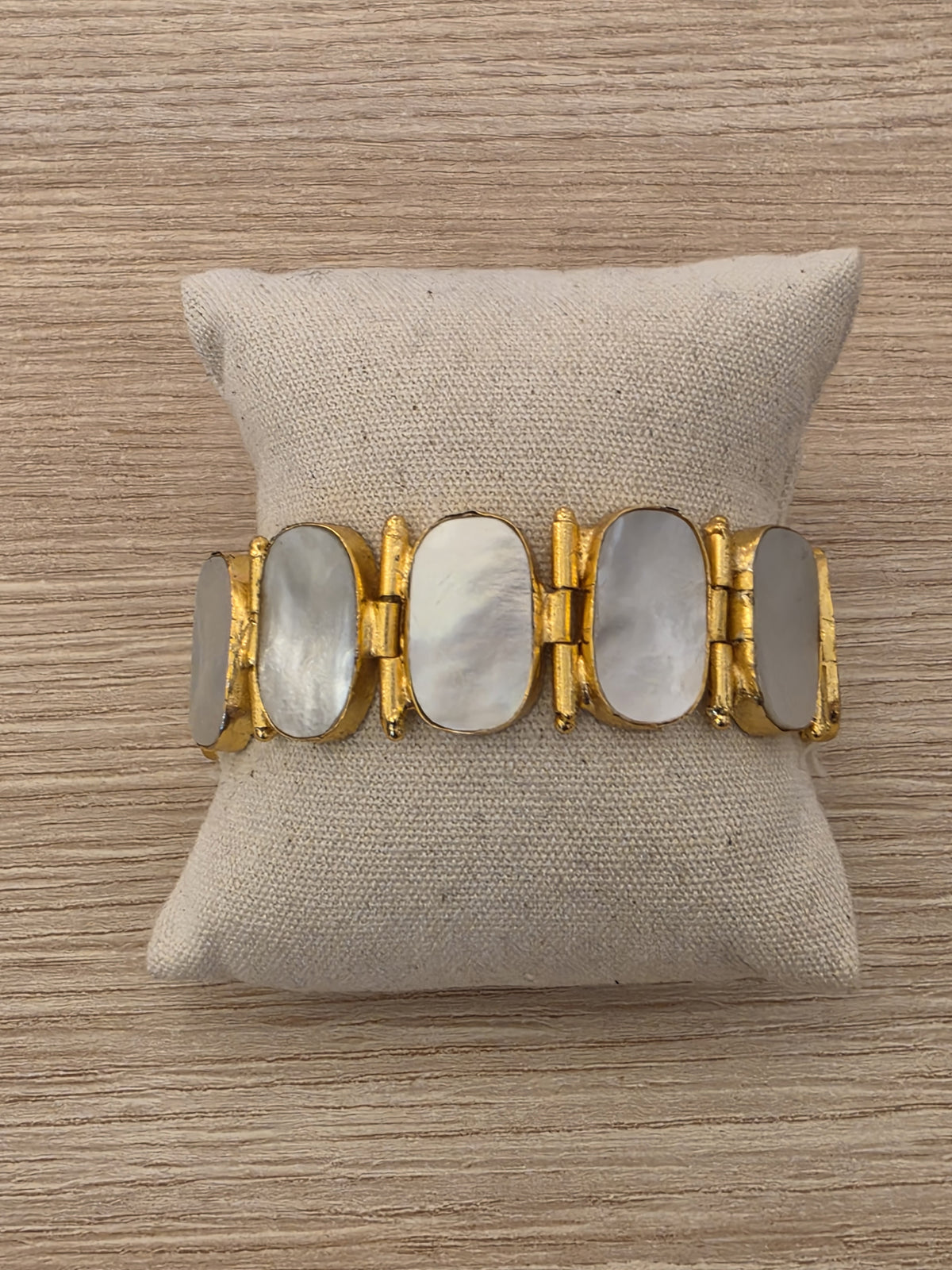 Gemajesty~Mother of Pearl Bracelet