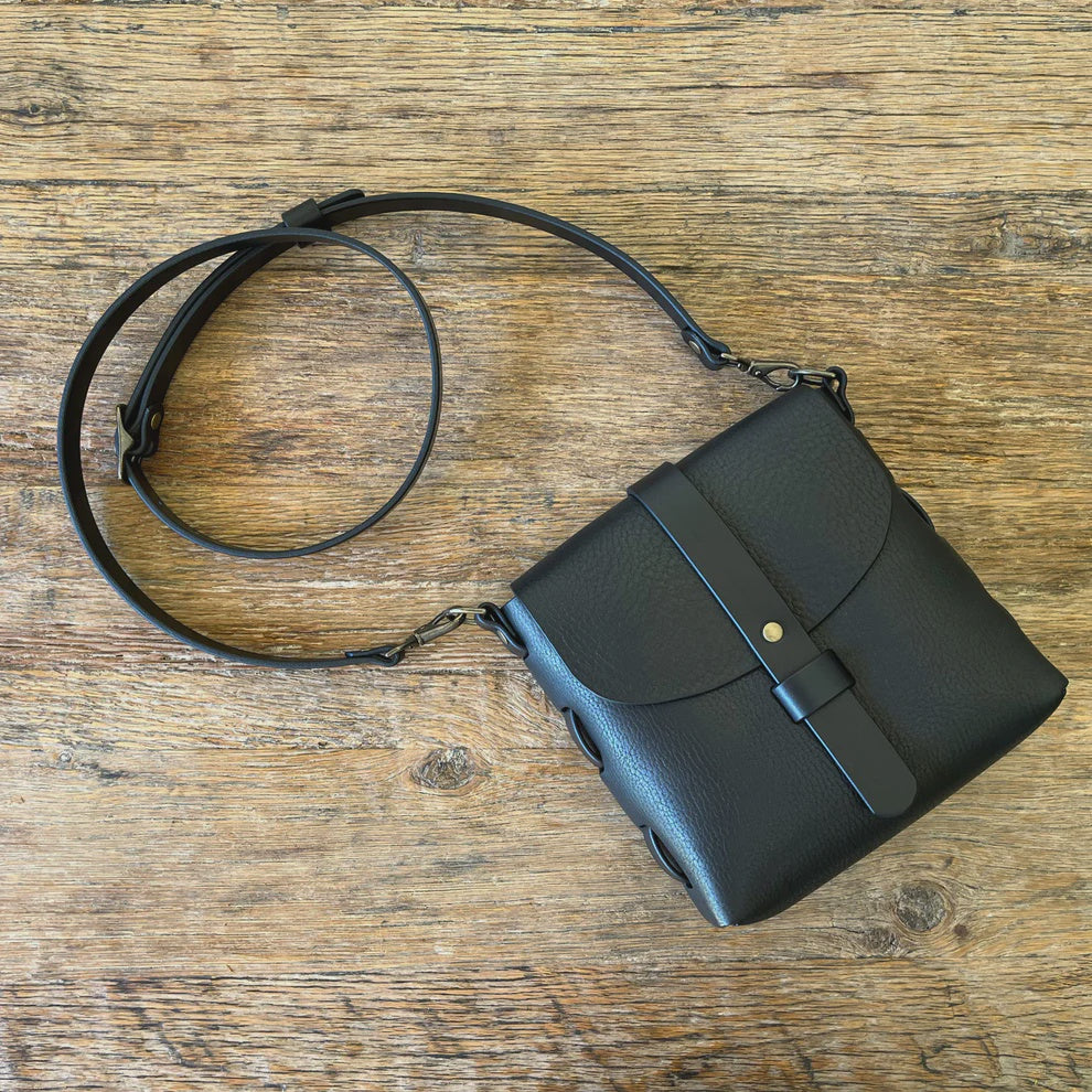 Loma~Blake Cross Body S