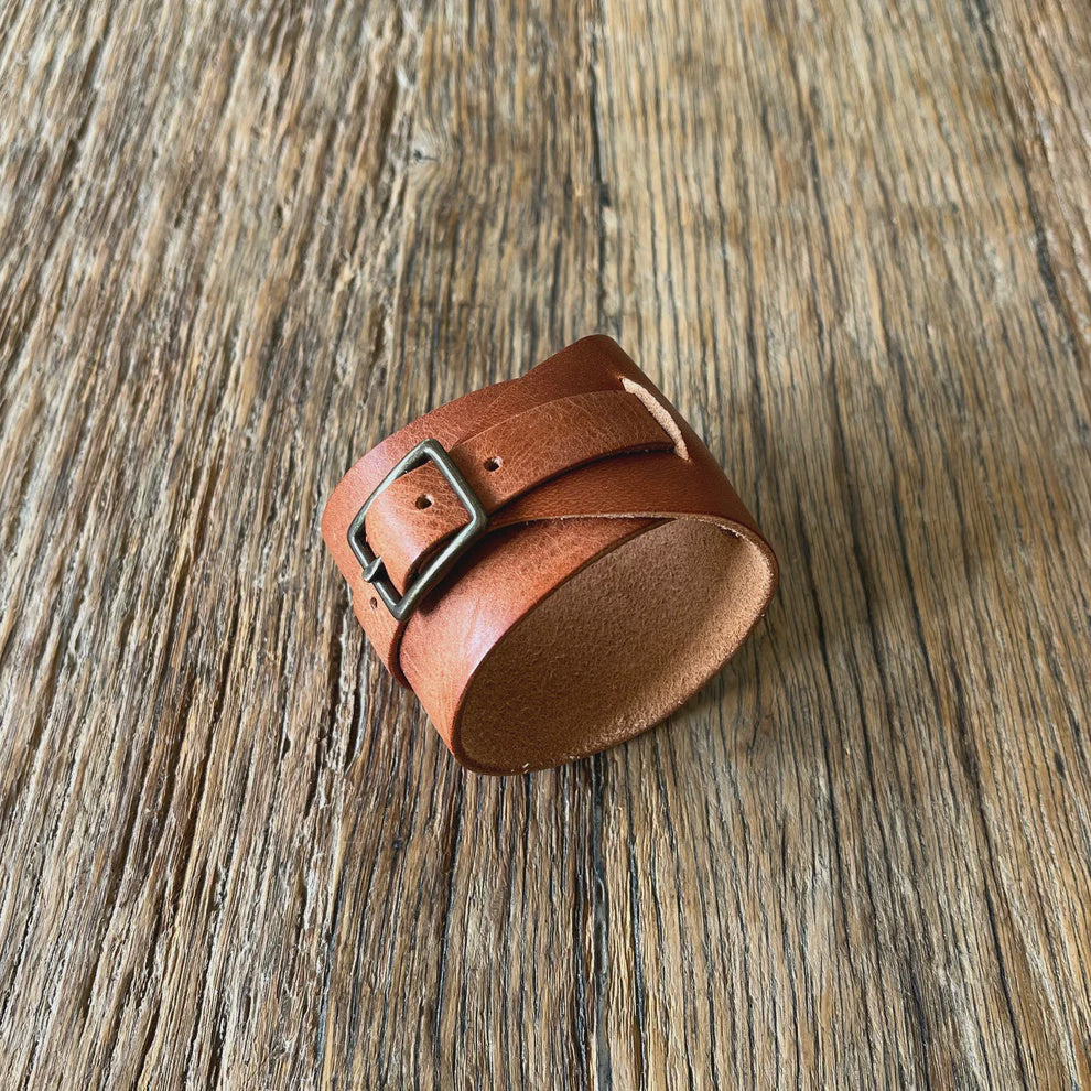 Loma~ Buckled Wrap Cuff