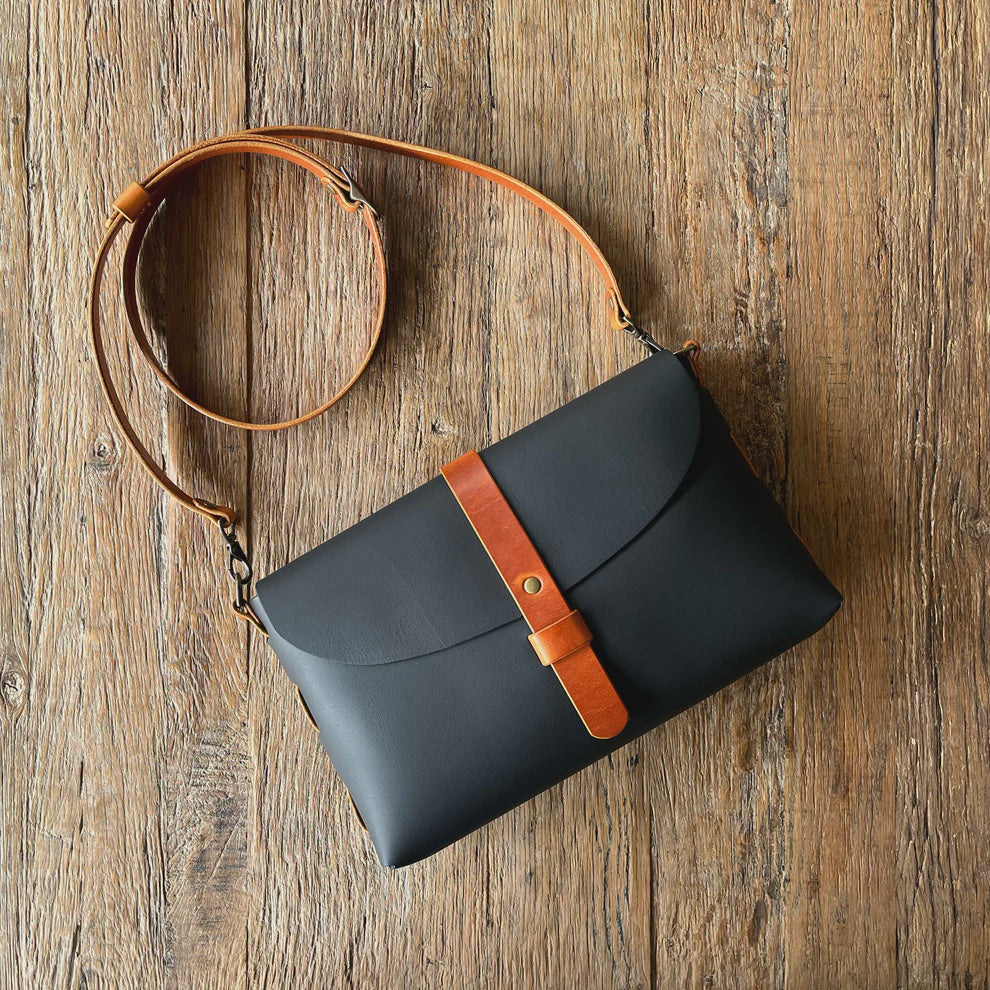 Loma~Blake Cross Body L